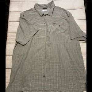 Columbia Mens Short Sleeve Plaid Button Up Shirt Sz XL.